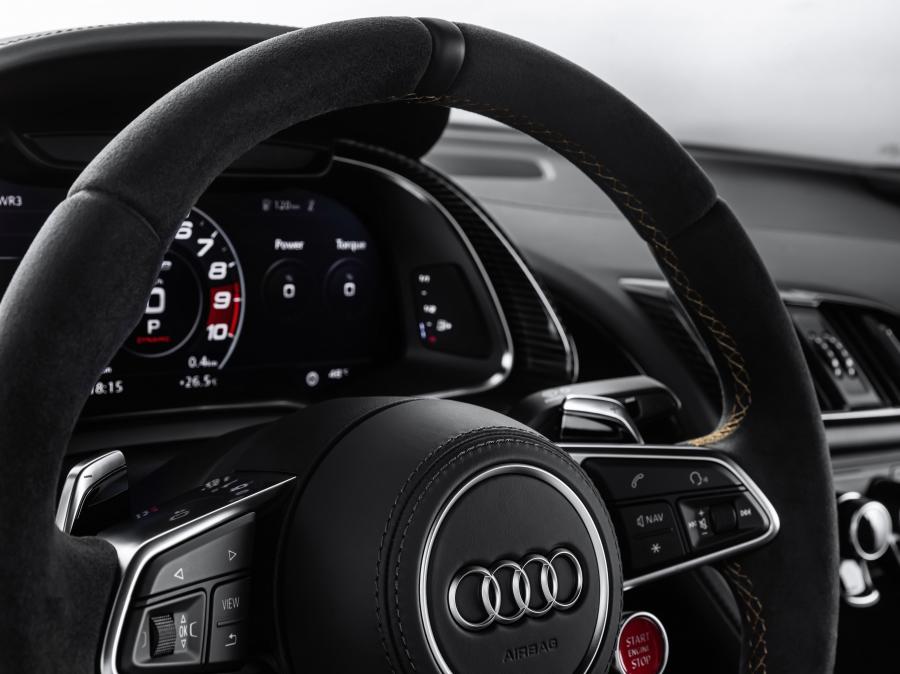 Панель приборов Audi R8 V10 Decennium 2019 года  (WW) (фото 8 из 15)